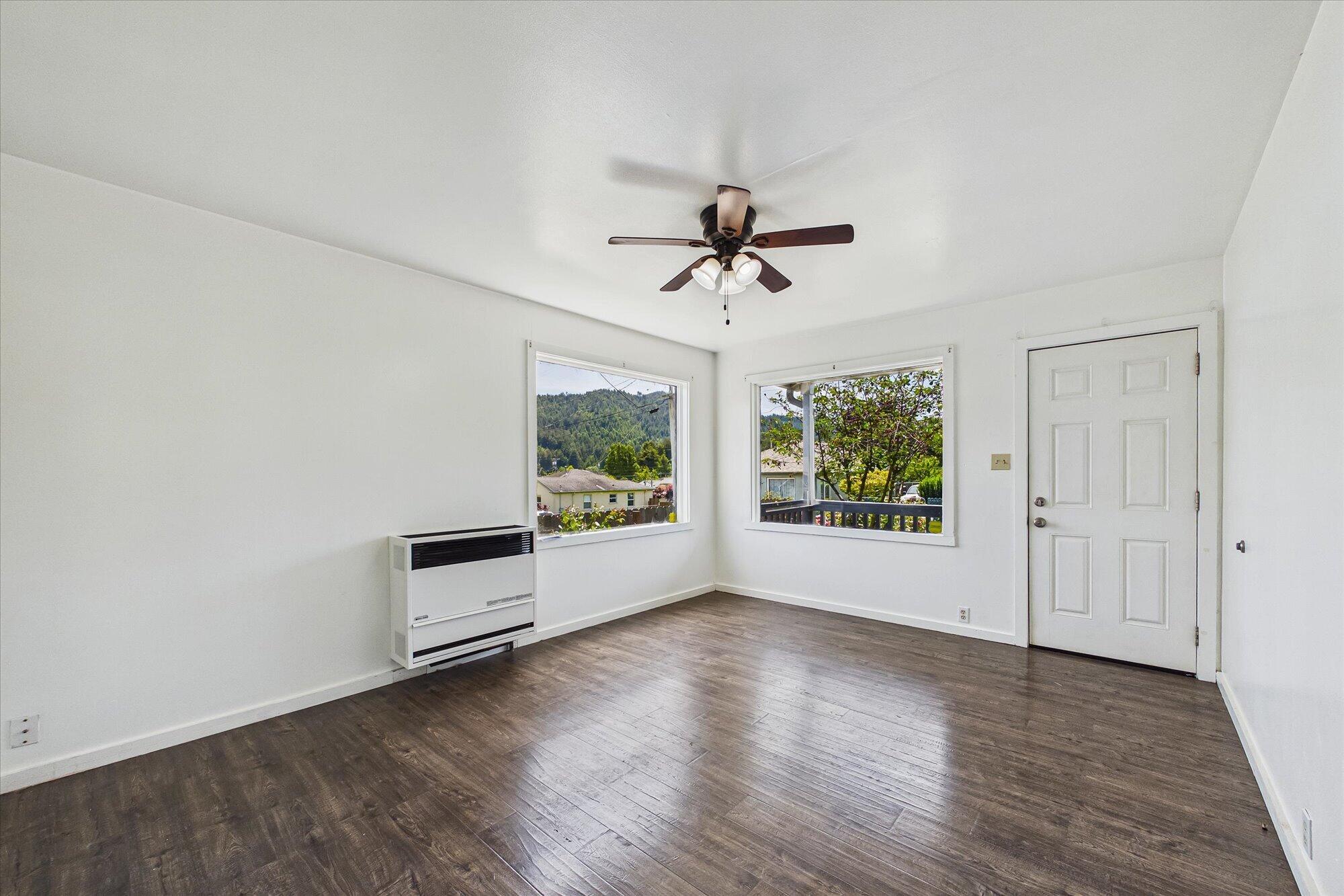 180 Cedar Street Rio Dell, CA 95562 - Photo 7 of 31