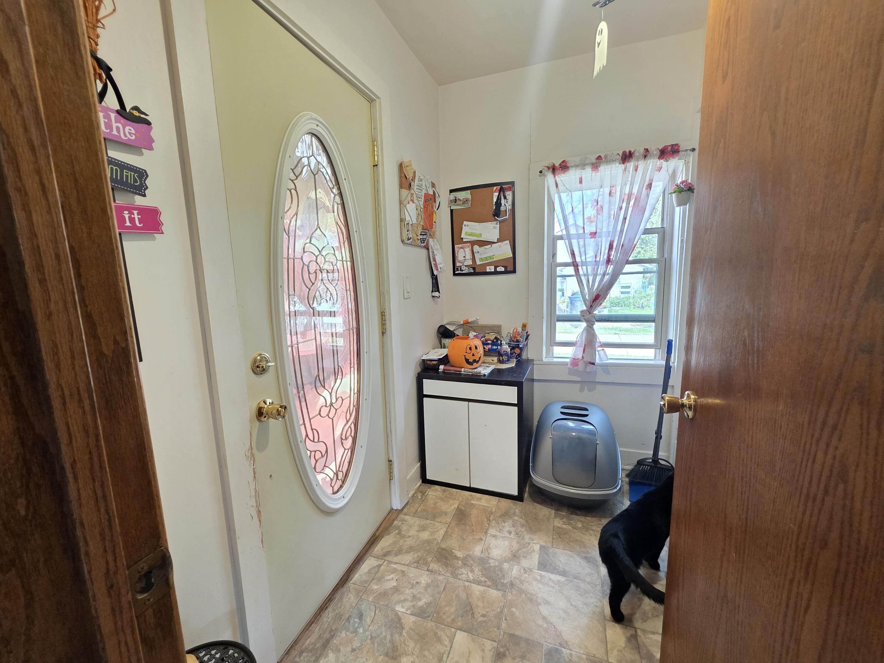 915 Cleveland Street Watertown, WI 53098 - Photo 12 of 24 20251016_141125