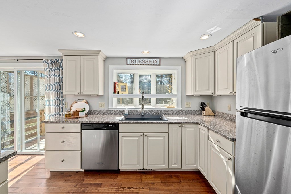 27 Bayhead Shores Road Bourne, MA 02532 - Photo 7 of 41 Gallery Image 7