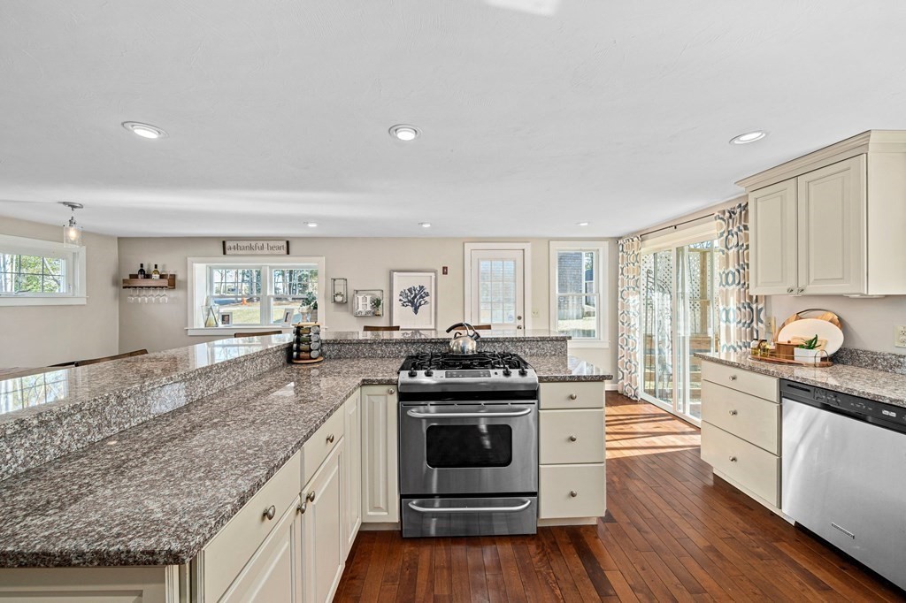 27 Bayhead Shores Road Bourne, MA 02532 - Photo 8 of 41 Gallery Image 8