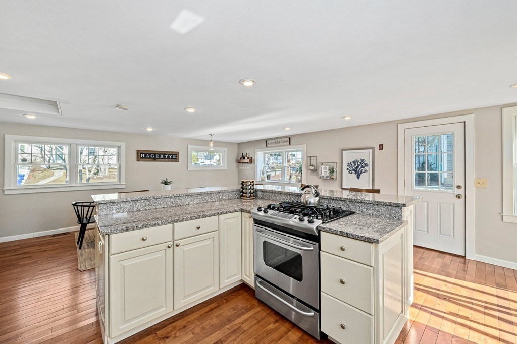 27 Bayhead Shores Road Bourne, MA 02532 - Photo 9 of 41 Gallery Image 9