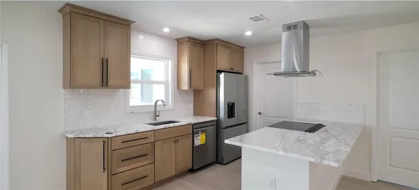 $2,800 | 4018 29th Avenue West, Bradenton, FL 34205