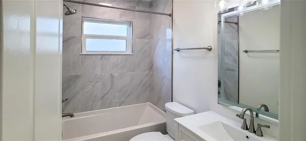 $2,800 | 4018 29th Avenue West, Bradenton, FL 34205