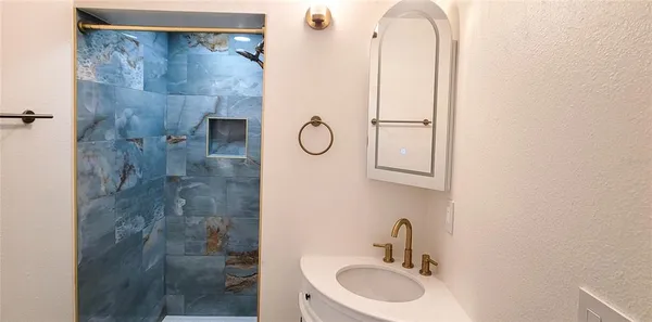 $2,800 | 4018 29th Avenue West, Bradenton, FL 34205