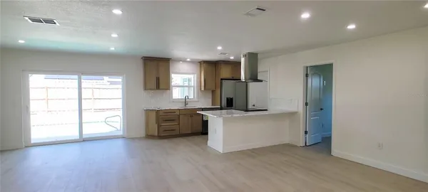 $2,800 | 4018 29th Avenue West, Bradenton, FL 34205