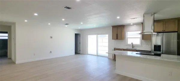 $2,800 | 4018 29th Avenue West, Bradenton, FL 34205