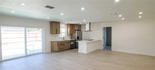 $2,800 | 4018 29th Avenue West, Bradenton, FL 34205