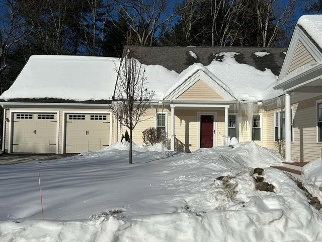 $550,000 | 7 Hilltop Lane, Brentwood, NH 03833