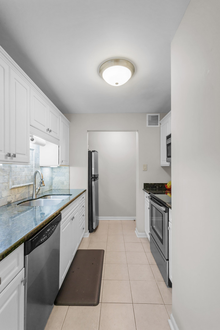 1625 Sheridan Road, Unit 206 Wilmette, IL 60091 - Photo 12 of 36