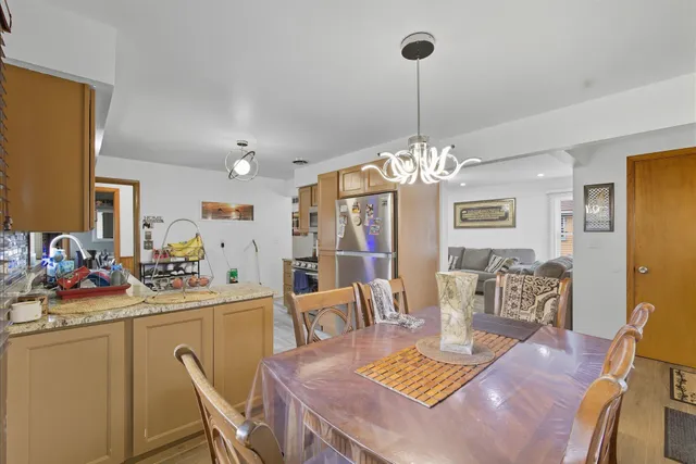 $309,900 | 2105 West Carpenter Avenue, Milwaukee, WI 53221