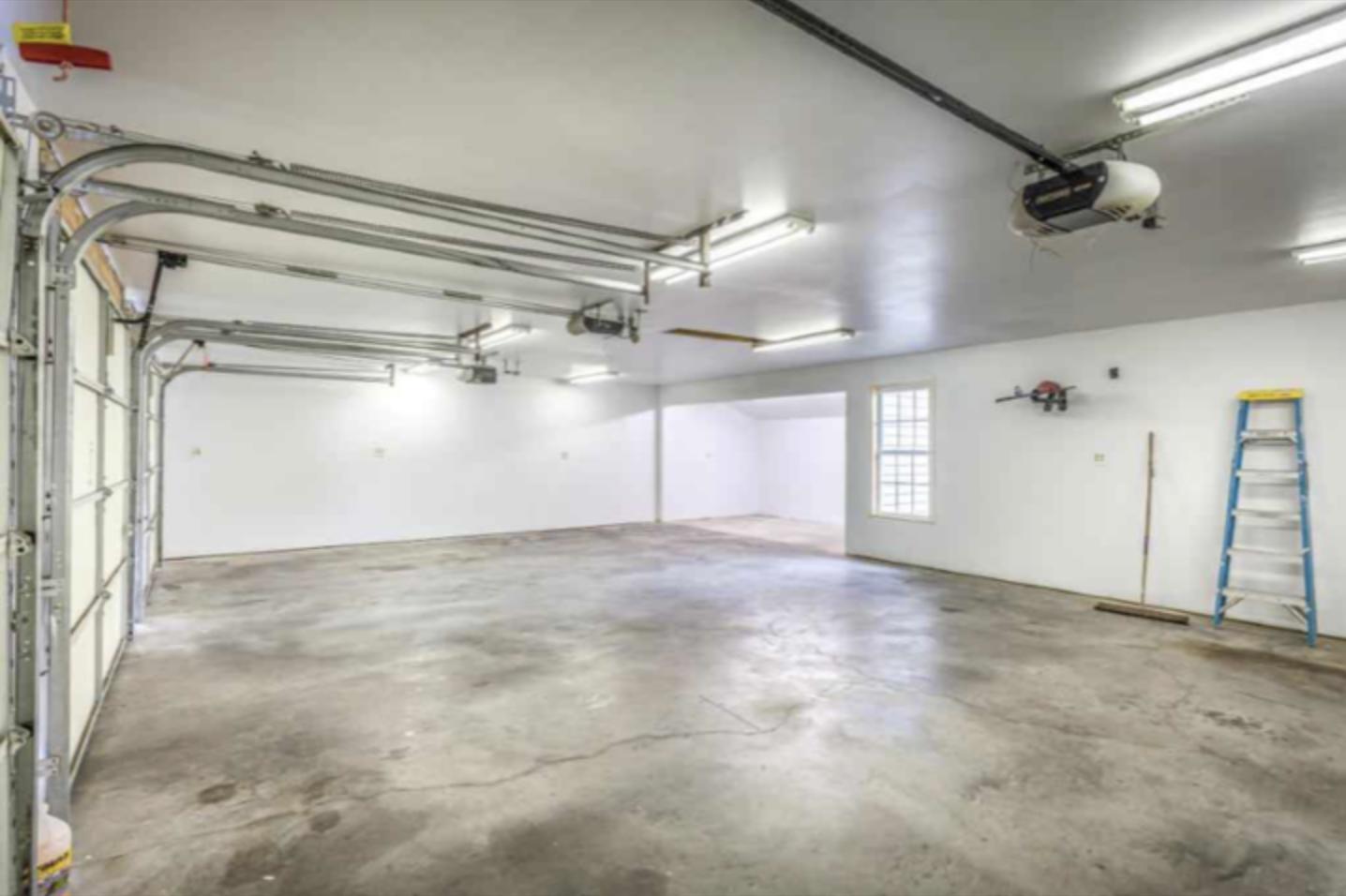 4417 Norcross Road Hixson, TN 37343 - Photo 11 of 42 Garage