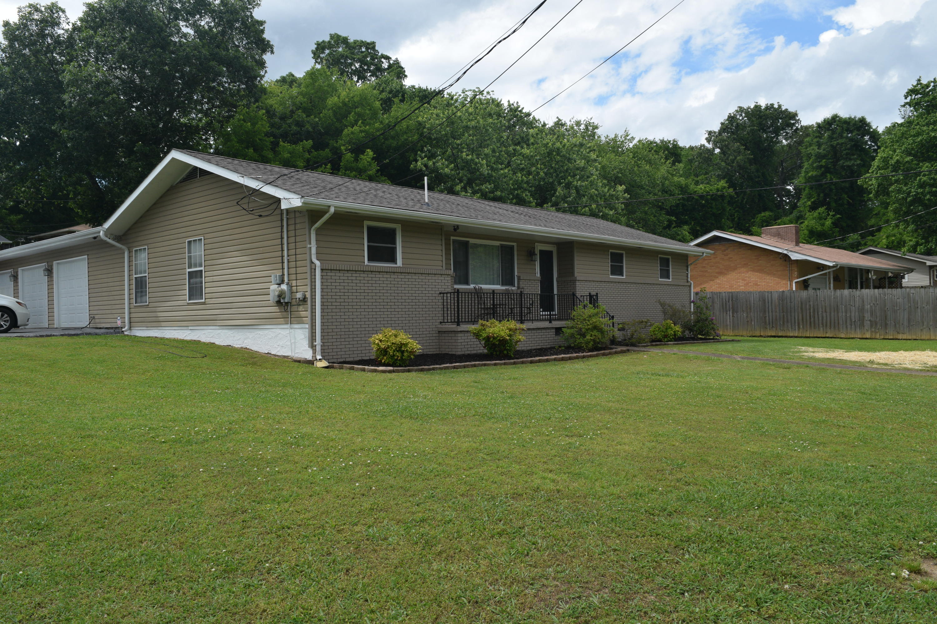4417 Norcross Road Hixson, TN 37343 - Photo 7 of 42 3B0ABF71-64A4-4AE6-AFF4-7D3893969EC4