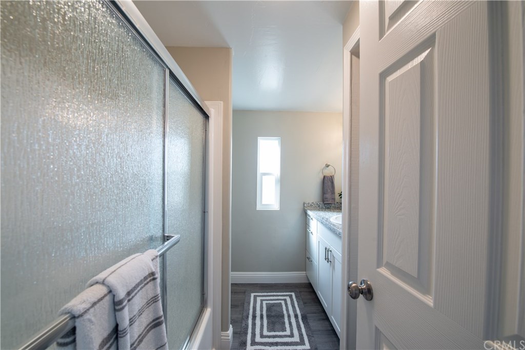 32785 Batson Lane Wildomar, CA 92595 - Photo 15 of 21 Looking into hallway bathrooms