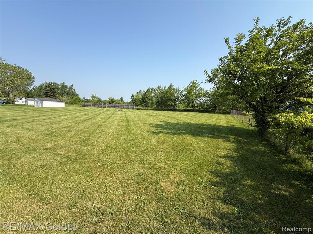 3040 West Hill Road Flint, MI 48507 - Photo 19 of 24