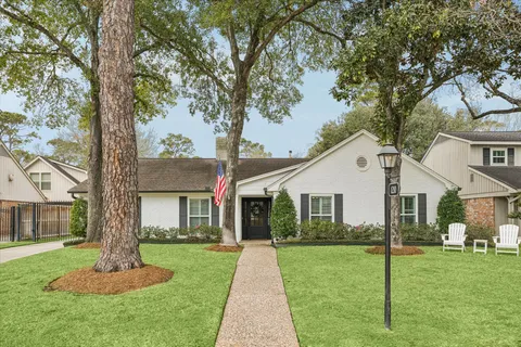 $998,000 | 1210 Briarbrook Drive, Houston, TX 77042