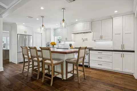 $998,000 | 1210 Briarbrook Drive, Houston, TX 77042