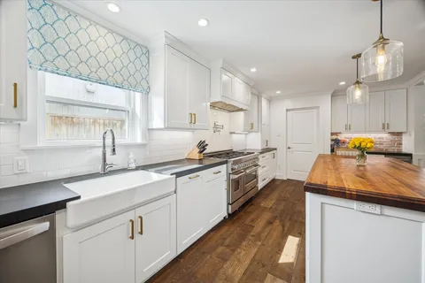 $998,000 | 1210 Briarbrook Drive, Houston, TX 77042