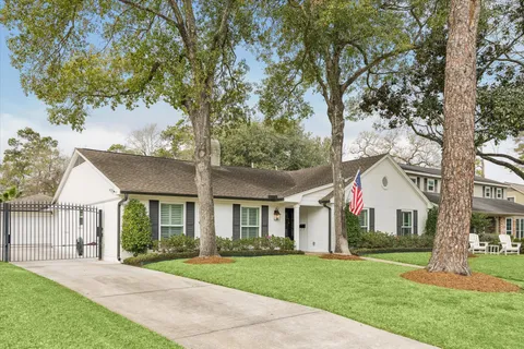 $998,000 | 1210 Briarbrook Drive, Houston, TX 77042