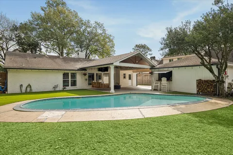 $998,000 | 1210 Briarbrook Drive, Houston, TX 77042