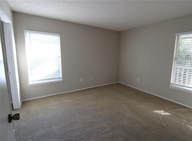 $1,650 | 8122 45th Court East, Unit 7, Sarasota, FL 34243