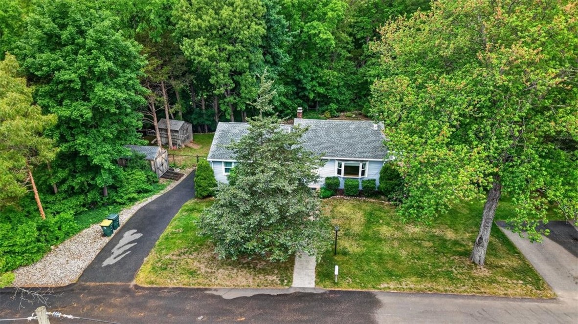 9 Friendship Lane Smithfield, RI 02917 - Photo 4 of 50