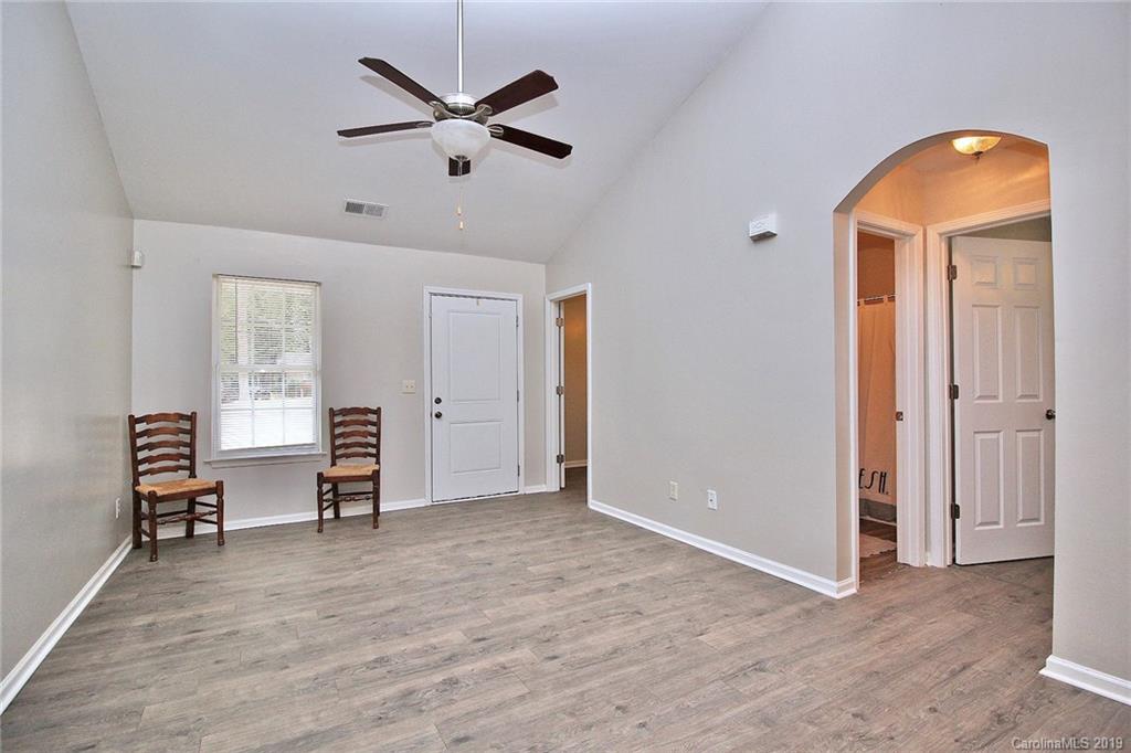 419 Tom Hunter Road Charlotte, NC 28213 - Photo 33 of 42 Gallery Image 33