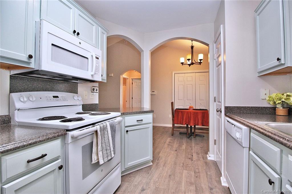419 Tom Hunter Road Charlotte, NC 28213 - Photo 9 of 42 Gallery Image 9