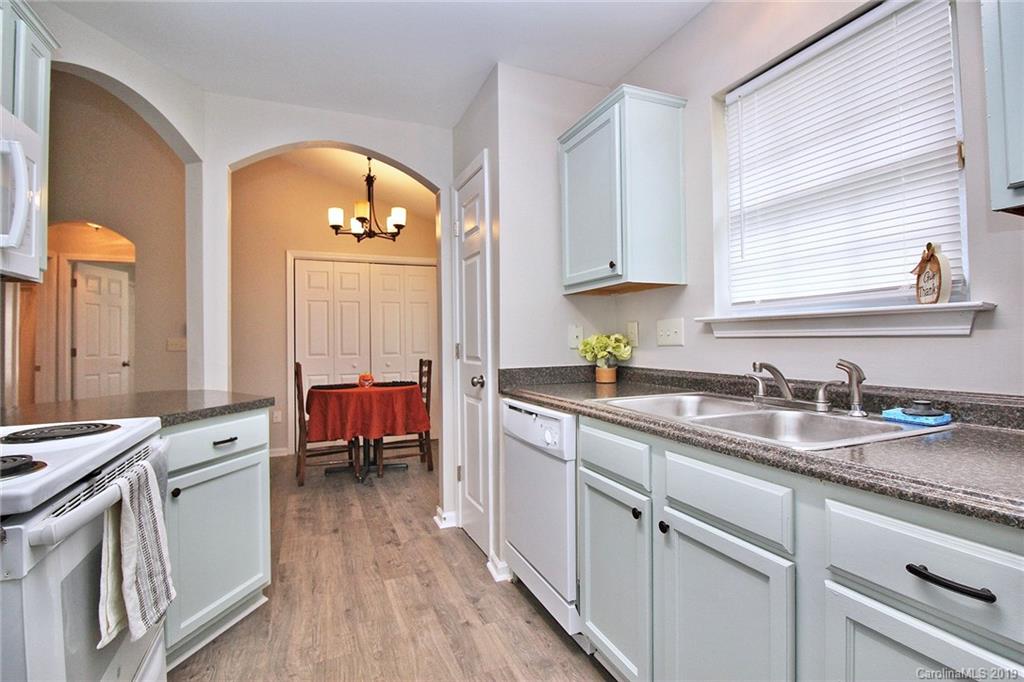 419 Tom Hunter Road Charlotte, NC 28213 - Photo 10 of 42 Gallery Image 10