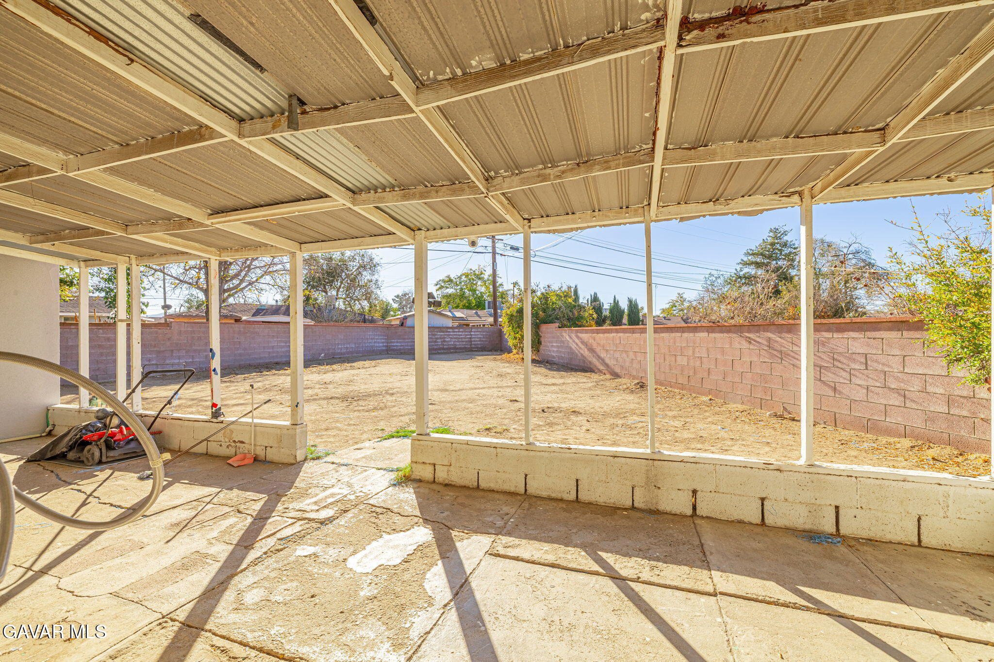 45309 Newtree Avenue Lancaster, CA 93534 - Photo 30 of 35 a view of a indoor swimming pool