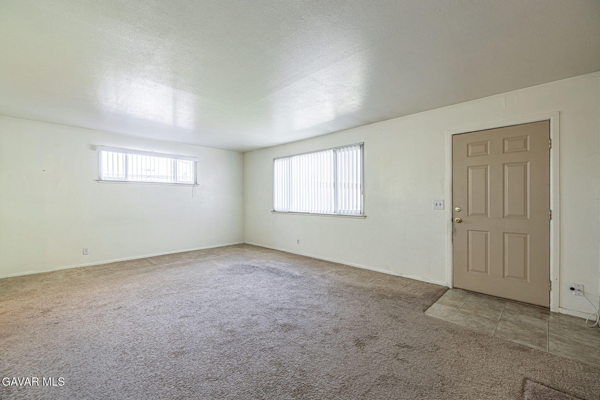 45309 Newtree Avenue Lancaster, CA 93534 - Photo 10 of 35 an empty room with a window