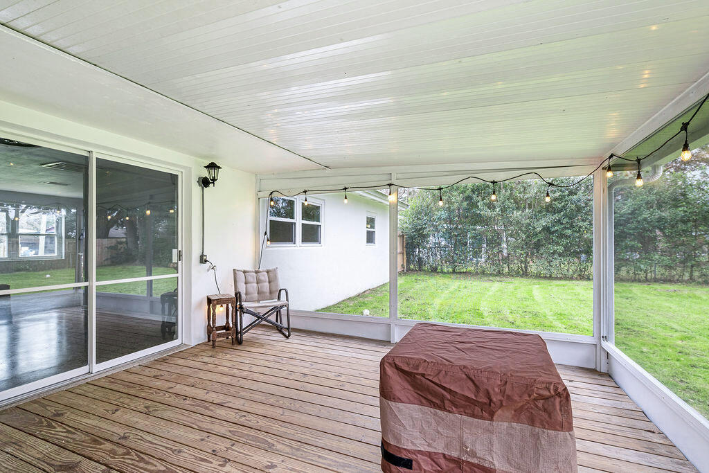 641 Cornwall Terrace Mary Esther, FL 32569 - Photo 31 of 40 Screened Porch