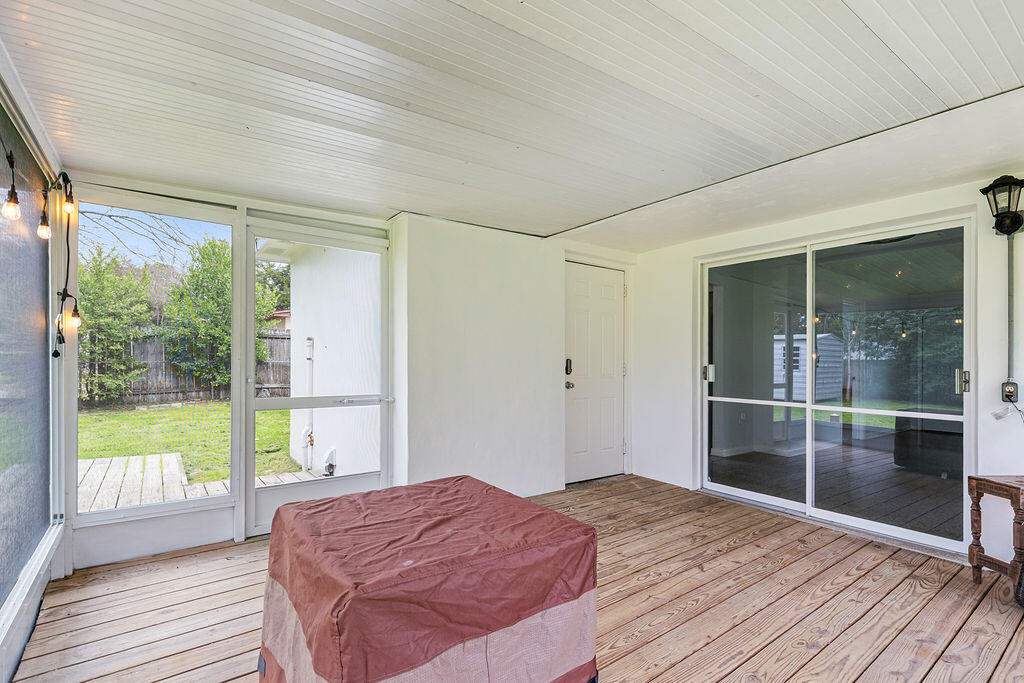 641 Cornwall Terrace Mary Esther, FL 32569 - Photo 32 of 40 Screened Porch