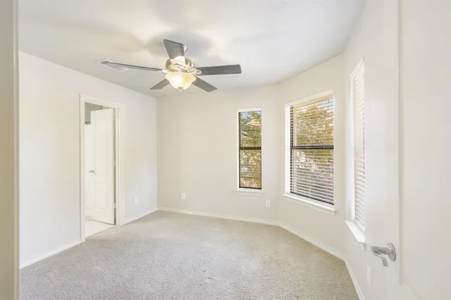 $500,000 | 5905 Riverbend Place, Fort Worth, TX 76112