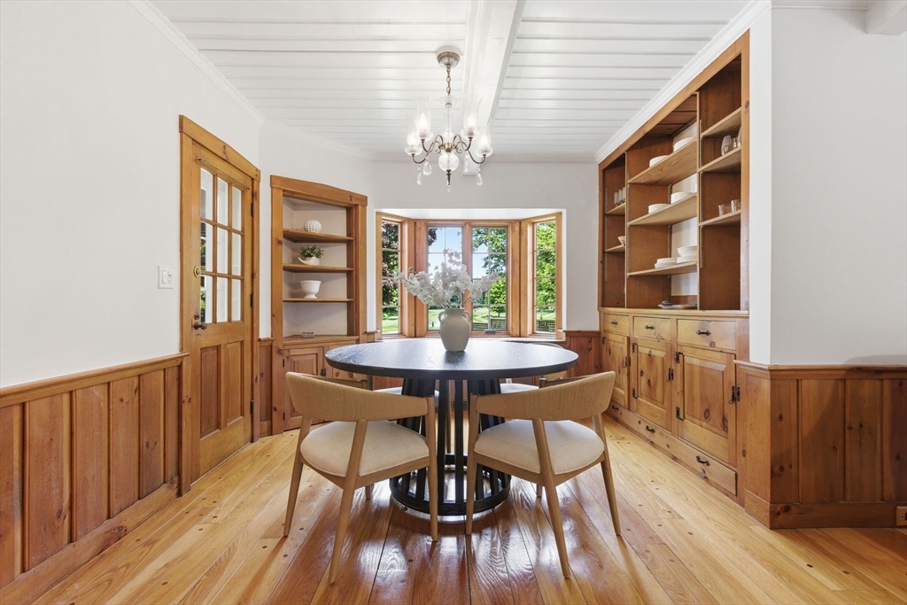 127 Larchmont Road Melrose, MA 02176 - Photo 6 of 42