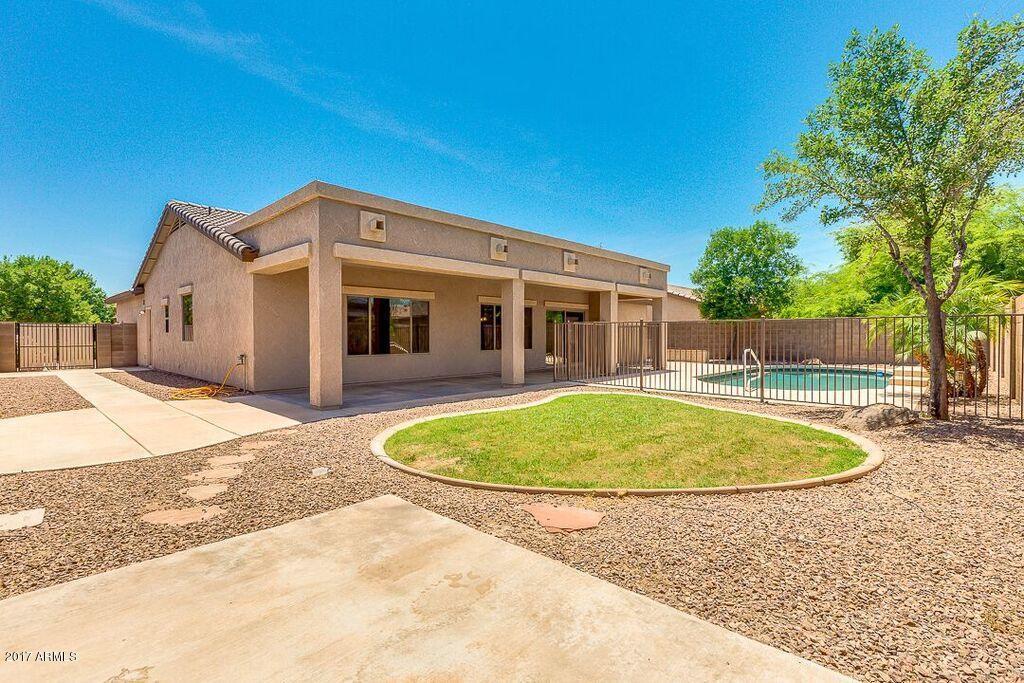 21152 East Nightingale Road Queen Creek, AZ 85142 - Photo 22 of 24 21152 backyard4