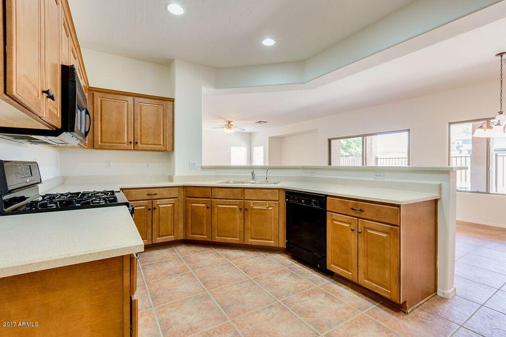 21152 East Nightingale Road Queen Creek, AZ 85142 - Photo 3 of 24 21152 kitchen1