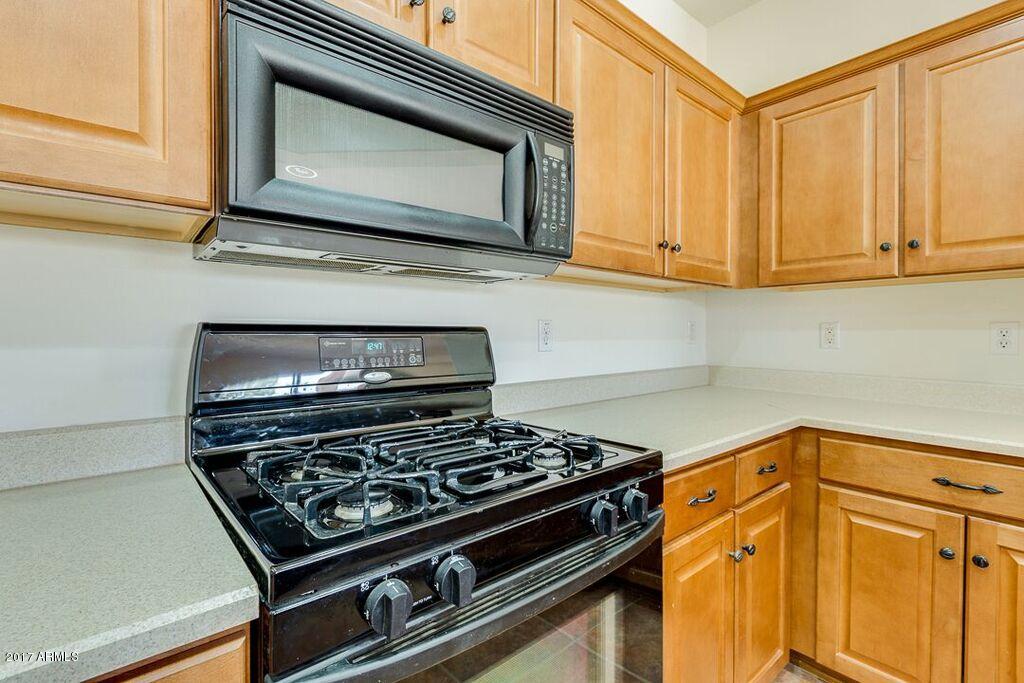 21152 East Nightingale Road Queen Creek, AZ 85142 - Photo 5 of 24 21152 kitchen3