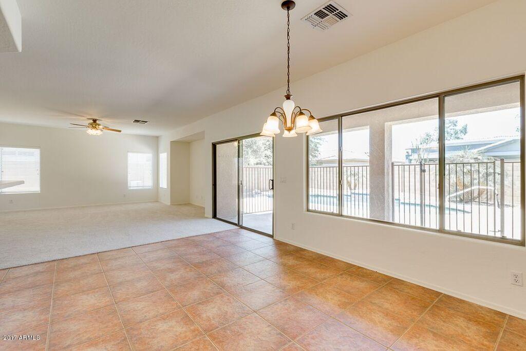 21152 East Nightingale Road Queen Creek, AZ 85142 - Photo 7 of 24 21152 dining family room