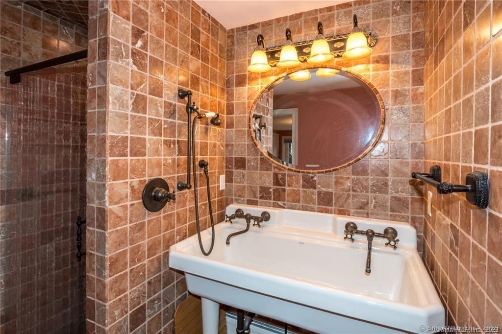 15 Sand Hill Road Simsbury, CT 06089 - Photo 21 of 40