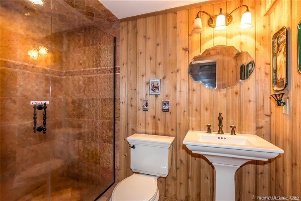 15 Sand Hill Road Simsbury, CT 06089 - Photo 25 of 40