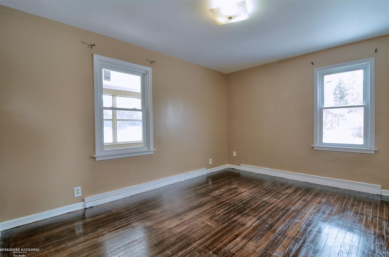 582 Demille Road Lapeer, MI 48446 - Photo 13 of 25 31371718-12.JPG