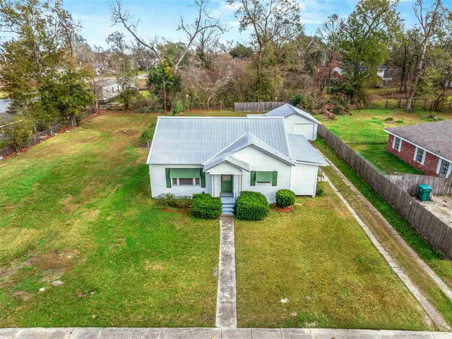 $125,000 | 306 Coffee Street, Dequincy, LA 70633