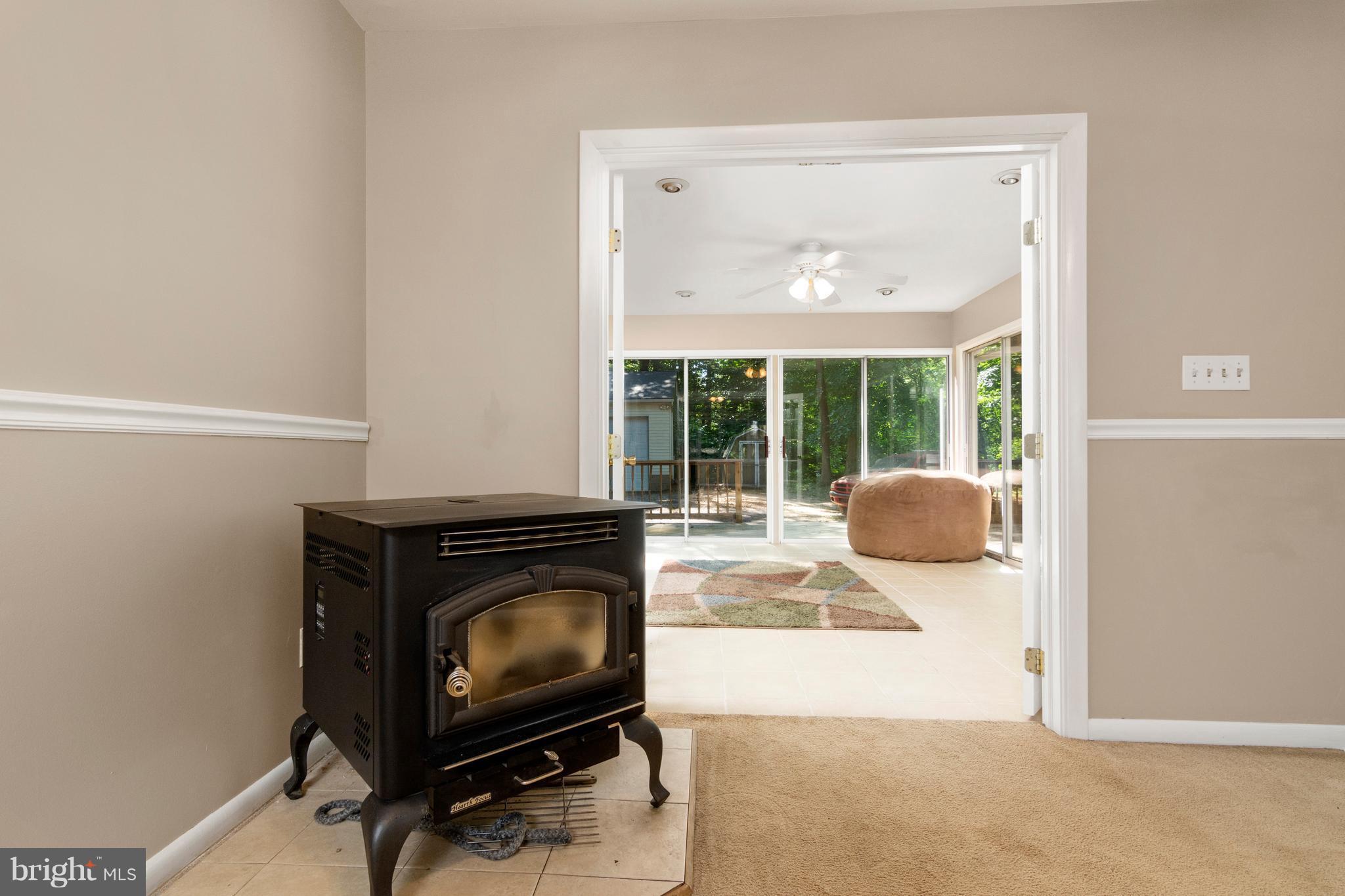 3737 Nile Road Davidsonville, MD 21035 - Photo 7 of 28 Pellet stove!