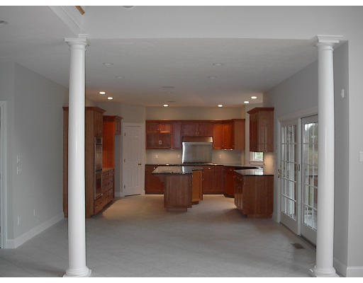8 George Root Way North Reading, MA 01864 - Photo 4 of 8 Gallery Image 4