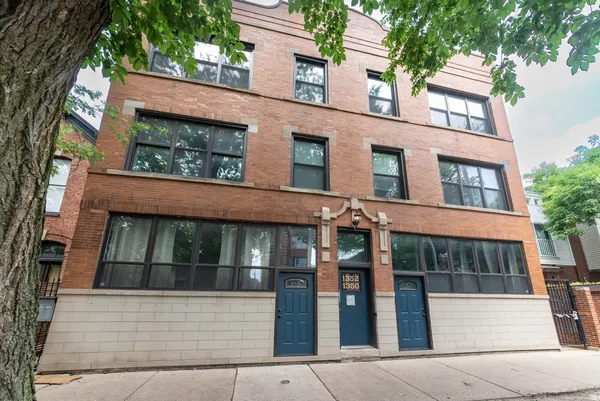 $2,795 | 1350 North Wolcott Avenue, Unit 1S, Chicago, IL 60622