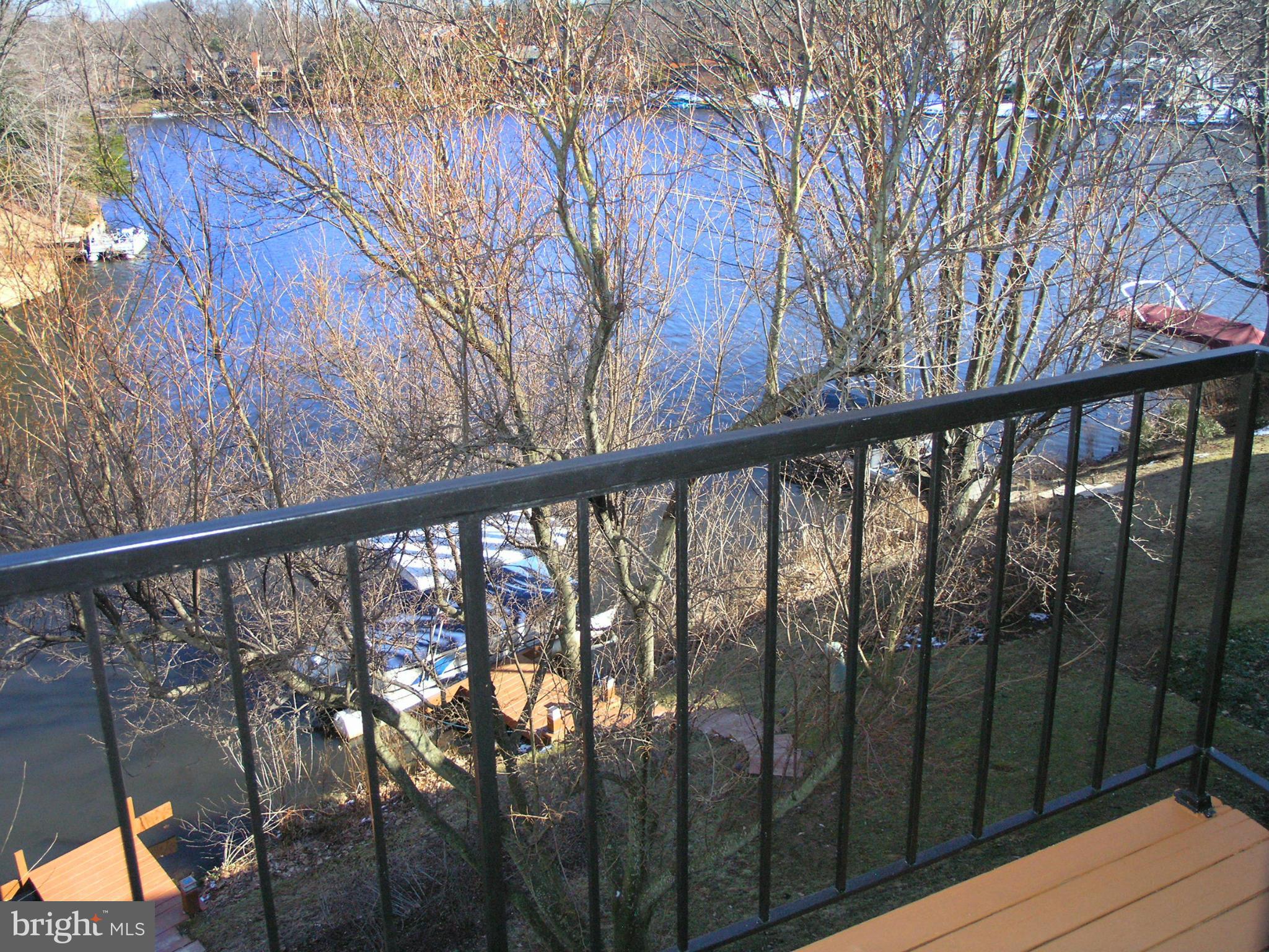 2129 Cabots Point Lane Reston, VA 20191 - Photo 17 of 29 Upper Deck