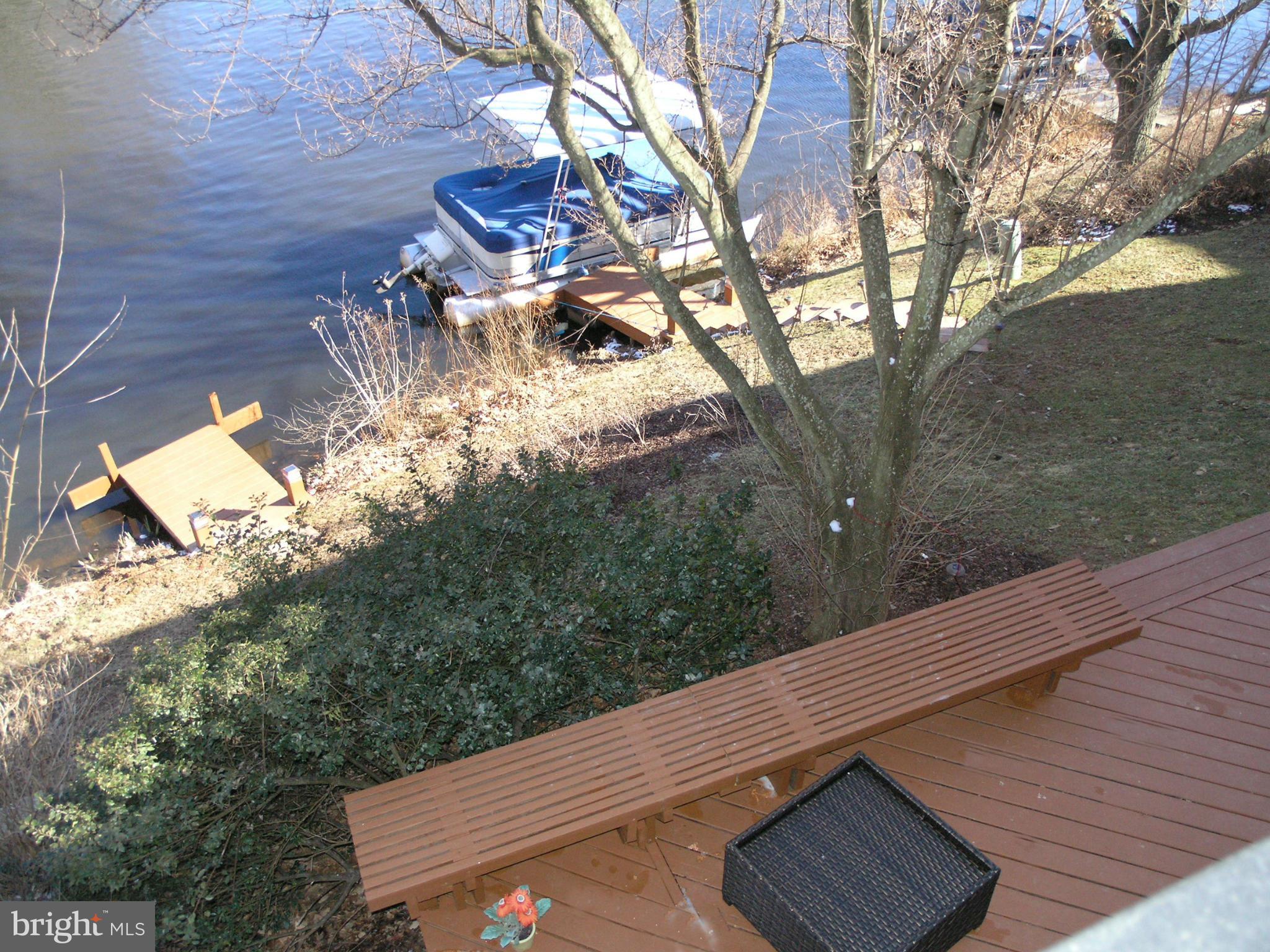 2129 Cabots Point Lane Reston, VA 20191 - Photo 27 of 29 Backyard down