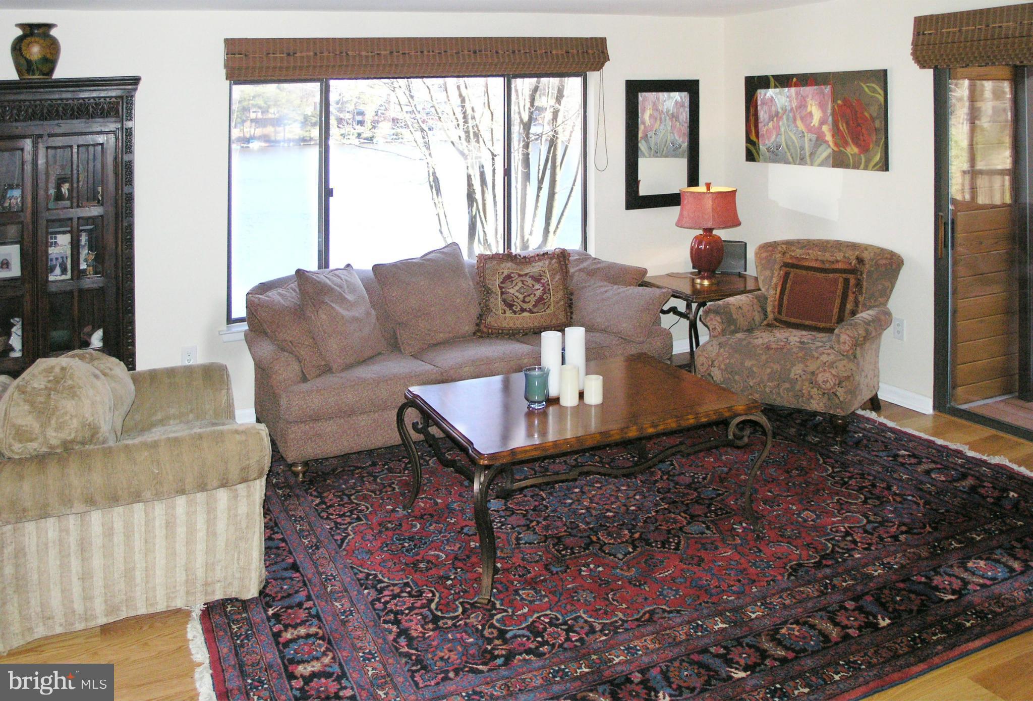 2129 Cabots Point Lane Reston, VA 20191 - Photo 10 of 29 Living Room