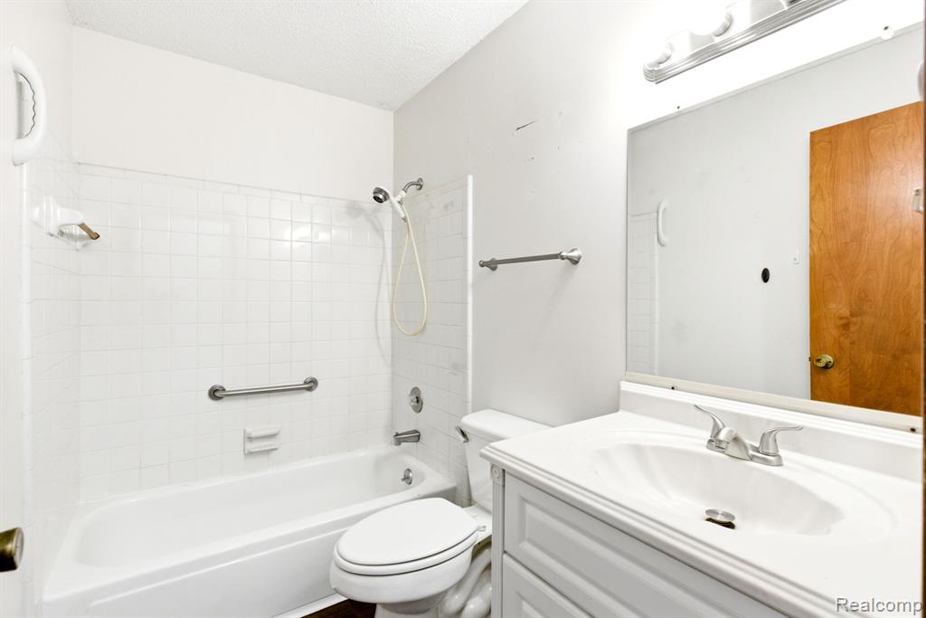1900 River Road, Unit 2 Marysville, MI 48040 - Photo 23 of 30