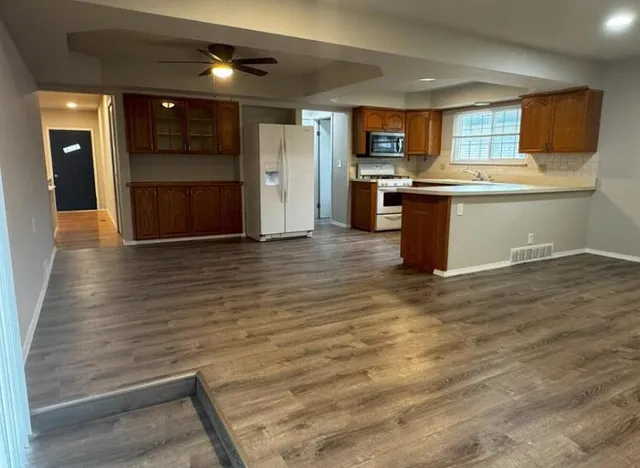 $285,000 | 35695 Bonneville Drive, Sterling Heights, MI 48312